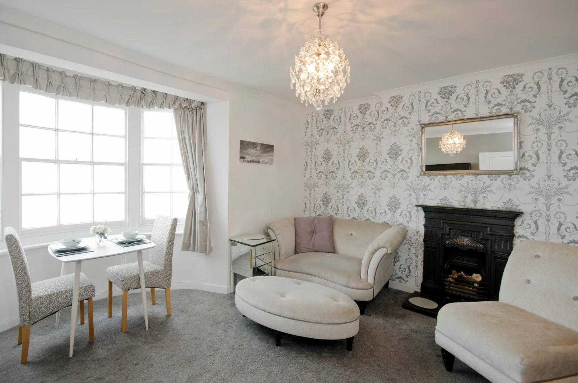 Seaview Regency With Private Parking Hove