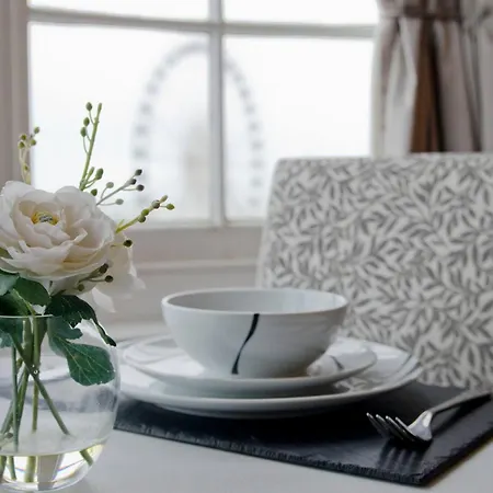 Seaview Regency Apartment With Private Parking Brighton Exterior foto
