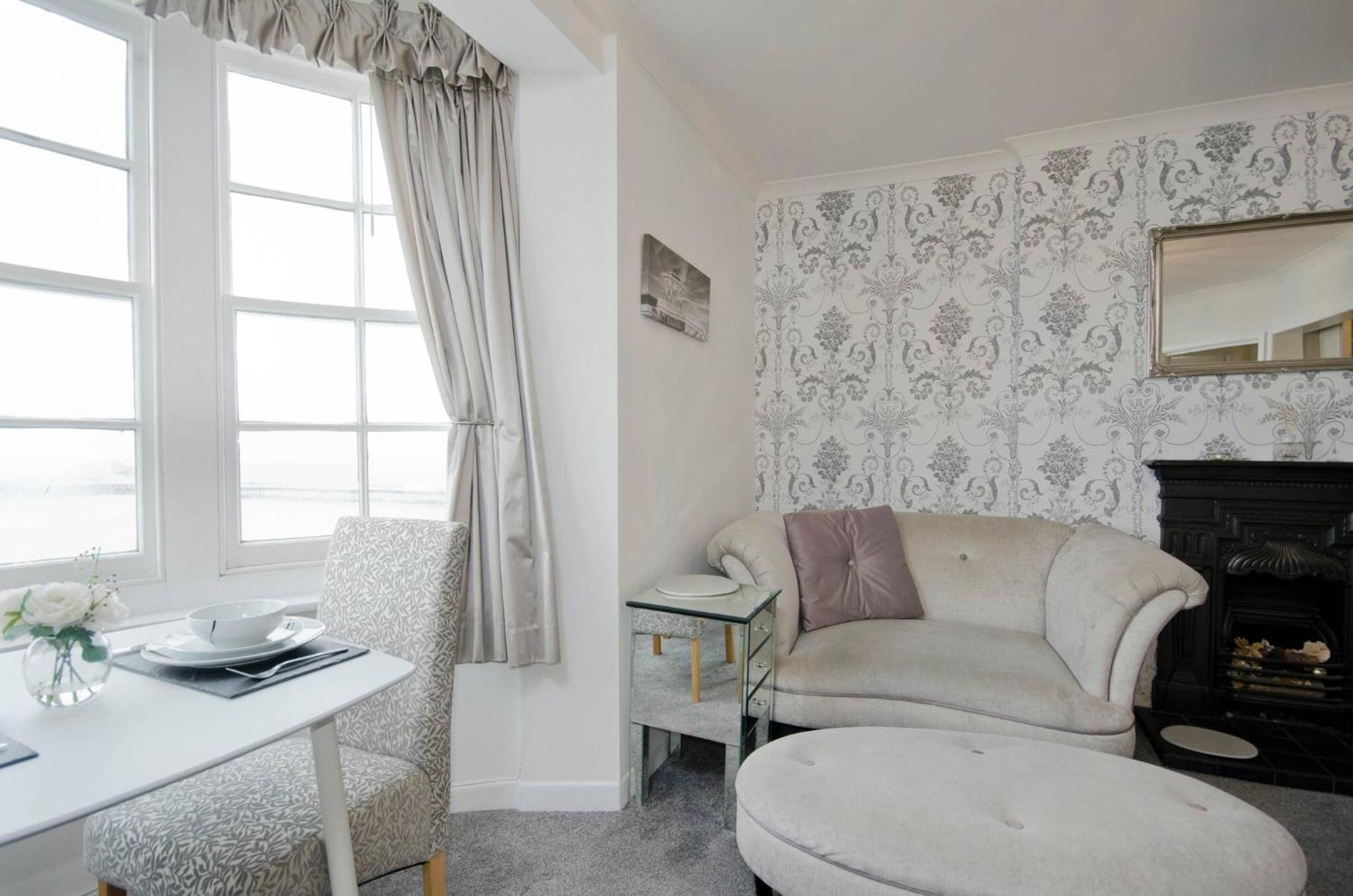 Seaview Regency With Private Parking Apartment